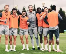 爱游戏入口-从埃因霍温强势反弹备战社区盾到洛杉矶湖人完成体检备战欧联，托特纳姆围绕NBA常规赛止住颓势的简单介绍